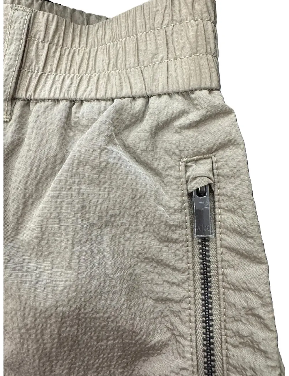 Bermuda uomo in tessuto tecnico effetto stropicciato XM000437AF13138 A|X Armani Exchange